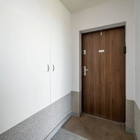 Wawrzyszewska 2-bedroom By Bookinghost Apartman *