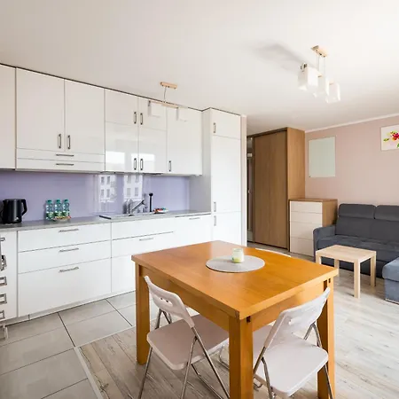 Apartman Wawrzyszewska 2-bedroom By Bookinghost Varsó