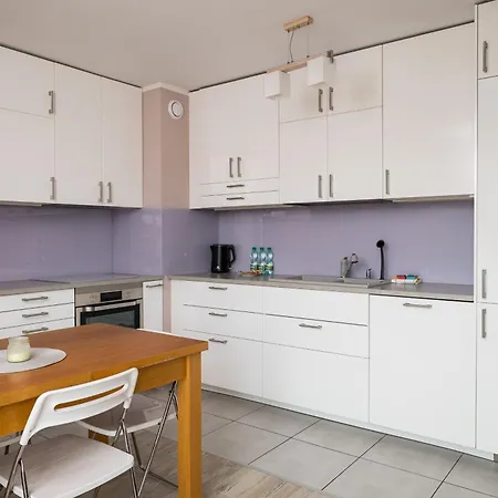 Apartman Wawrzyszewska 2-bedroom By Bookinghost Varsó