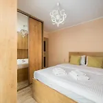 Wawrzyszewska 2-bedroom By Bookinghost Lejlighed