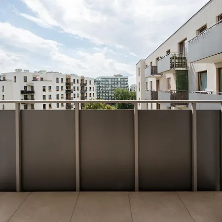 Wawrzyszewska 2-bedroom By Bookinghost Apartment
