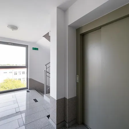 Wawrzyszewska 2-bedroom By Bookinghost Warszawa