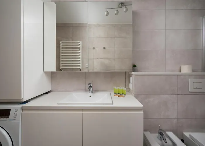 Wawrzyszewska 2-bedroom By Bookinghost *