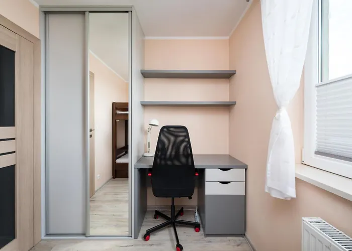 Wawrzyszewska 2-bedroom By Bookinghost Apartman Varsó