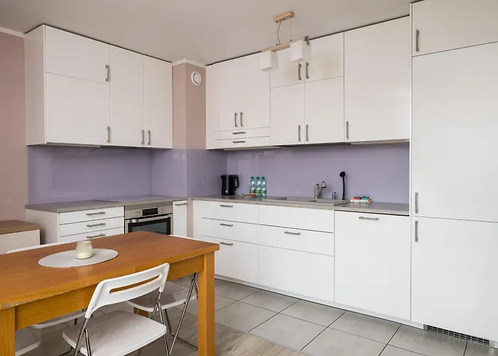 Apartman Wawrzyszewska 2-bedroom By Bookinghost Varsó