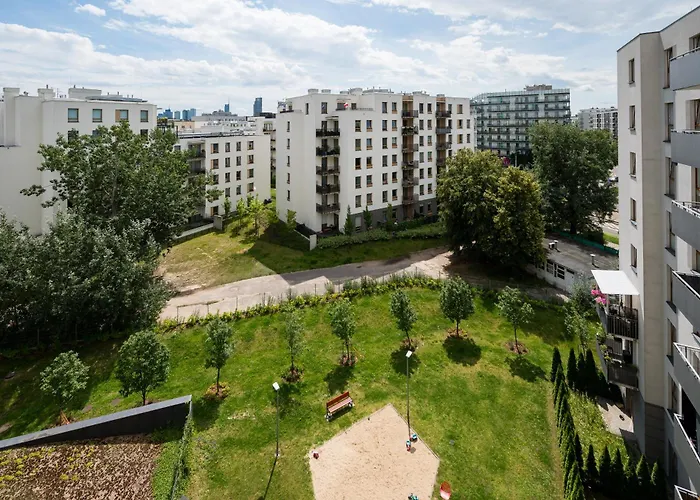 Wawrzyszewska 2-bedroom By Bookinghost * Varsó