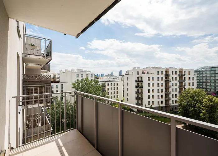 Wawrzyszewska 2-bedroom By Bookinghost Apartment